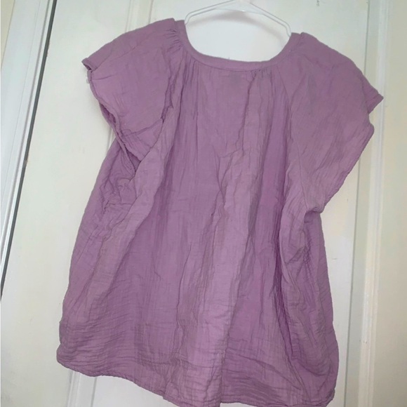 RAZZLE DAZZLE LAVENDER V NECK TOP - Picture 2 of 2